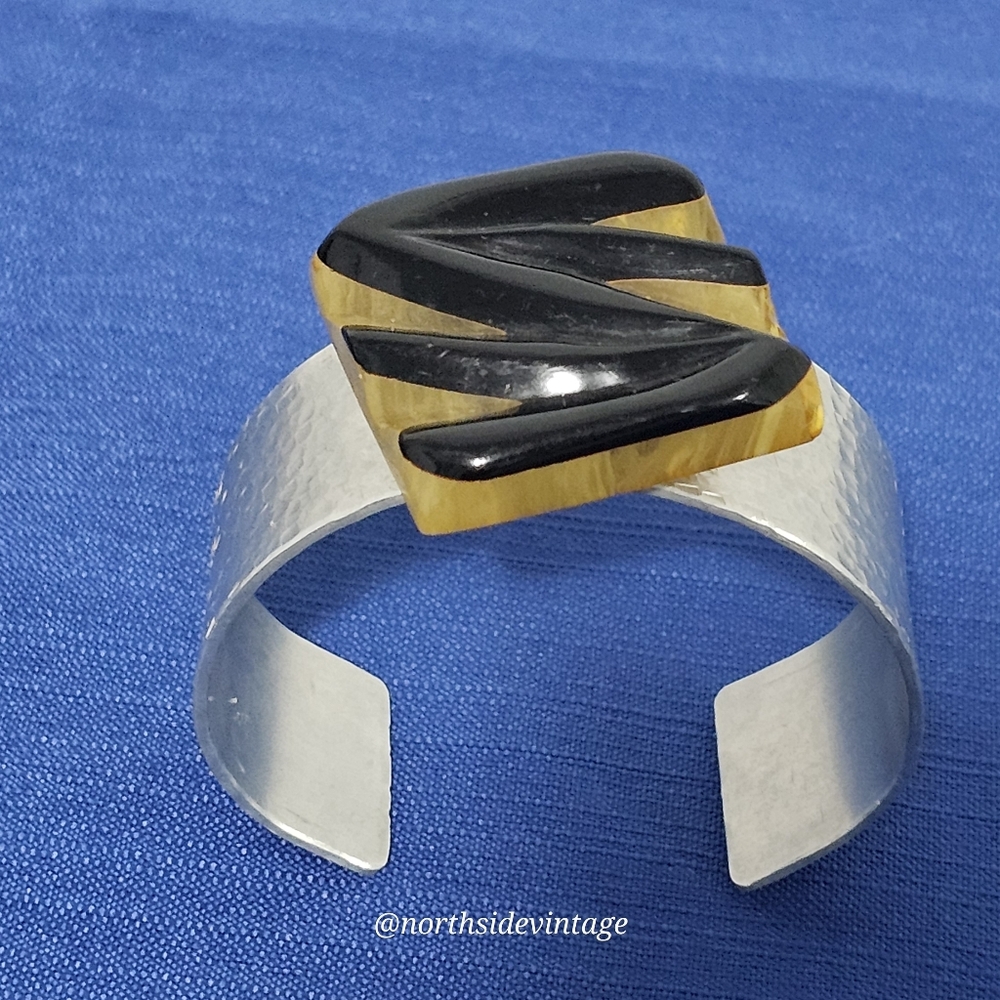 Vintage Hammered Aluminum Resin/Bakelite/Plastic Style Accent